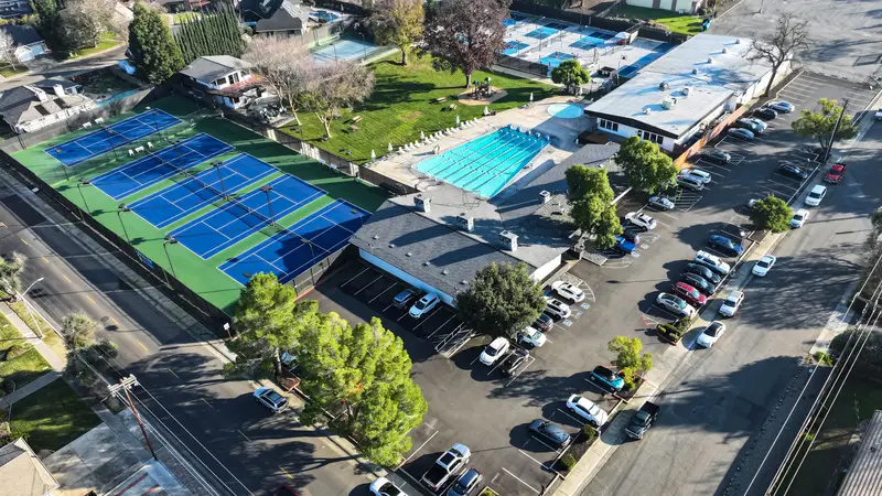 Whos this gym for2 800 opt